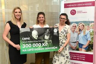 CBRE věnuje 300 000 Kč na lepší domovy pro seniory