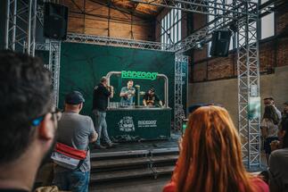 Radegast odehraje na Colours of Ostrava kvalitní pivní servis se speciální limitkou piva Rezist