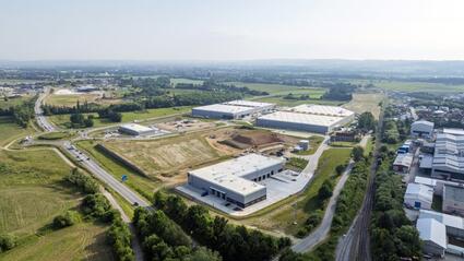 Objevte prémiové skladové a kancelářské prostory: Přelomová akvizice Accolade v hodnotě 100 milionů EUR v jižních Čechách