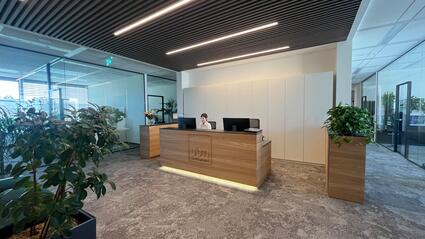 UBM se vrací ke kořenům: po více než 25 letech znovu sídlí na Smíchově