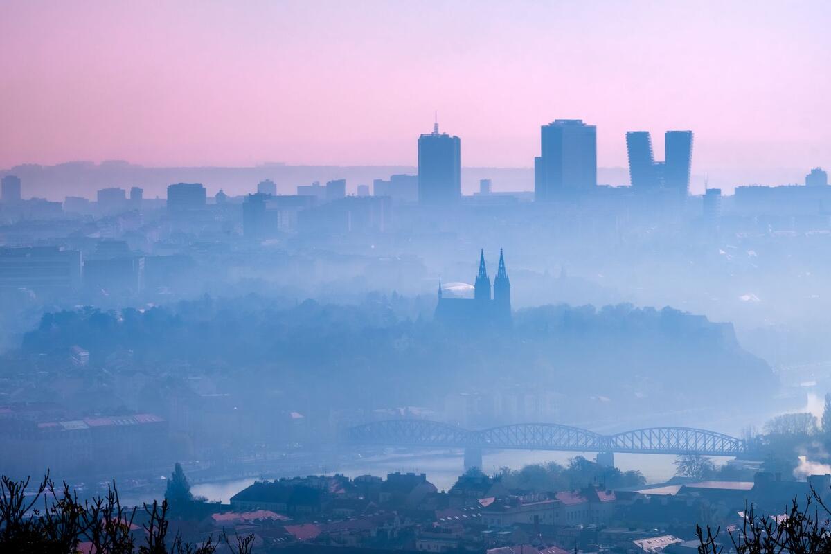 Český realitní trh na vzestupu: Investice v prvním čtvrtletí 2025 překonaly objem celého roku 2023