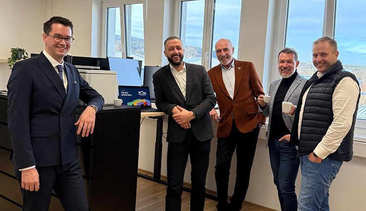 HSF System expanduje do Rakouska: Nový stavební partner pro podniky