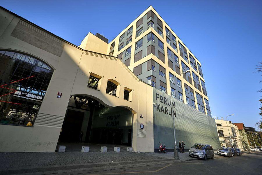 Pražský trh kanceláří v pohybu: Amundi prodává prémiové nemovitosti, objevují se nové příležitosti