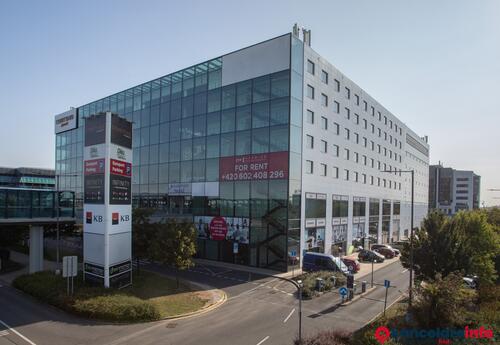 Kanceláře k pronájmu v Pracovní prostory, služby a podpora, díky kterým můžete v Regus Airport pracovat efektivněji