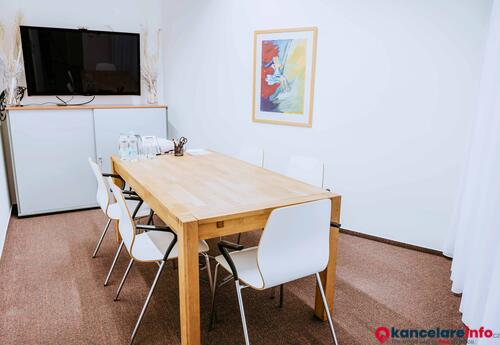 Kanceláře k pronájmu v Moderní kancelář v komplexu DOCK, Palmovka