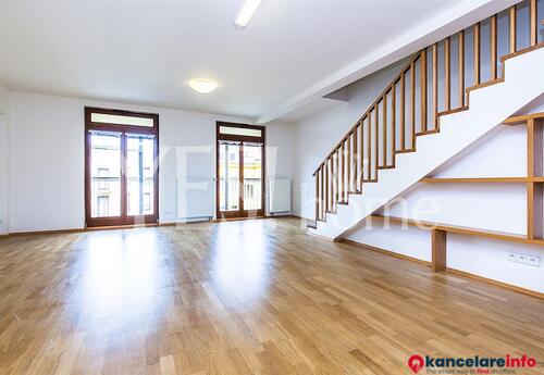 Kanceláře k pronájmu v Pronájem půdní dvoupatrové kanceláře se dvěma terasami, 168 m2, Štefánikova, Praha 5 - Smíchov