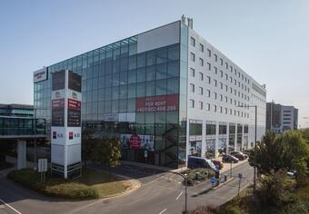 Pracovní prostory, služby a podpora, díky kterým můžete v Regus Airport pracovat efektivněji