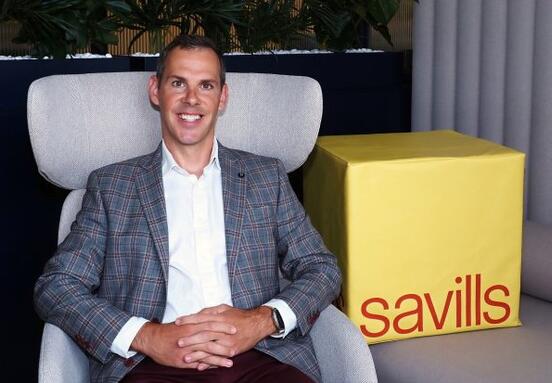 Savills posiluje tým investic do komerčních nemovitostí strategickými novými posilami