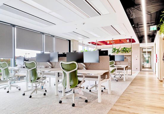 Dosáhněte své ideální kanceláře: Udržitelné sídlo Aeven v Port7, realizované společností Colliers