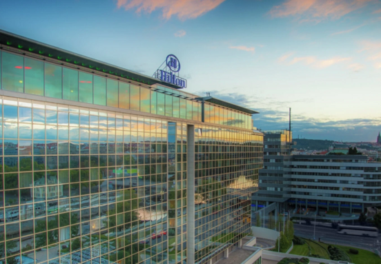 Orientace v českém realitním boomu roku 2025: Statistiky pro zájemce o kanceláře a sklady