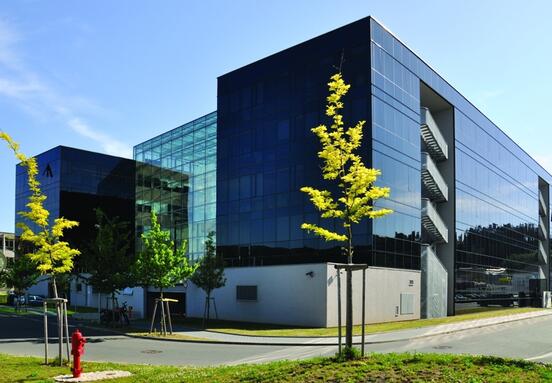 Kancelář k pronájmu 744 m² - Praha | Mezi Vodami