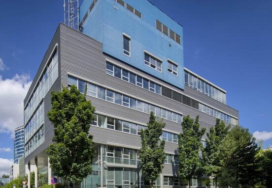 Kancelář k pronájmu 435 m² - Praha | Brumlovka Building D