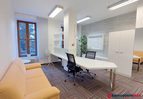 Kanceláře k pronájmu v Pronájem kanceláří – 4 místnosti, v bezprostřední blízkosti centra města